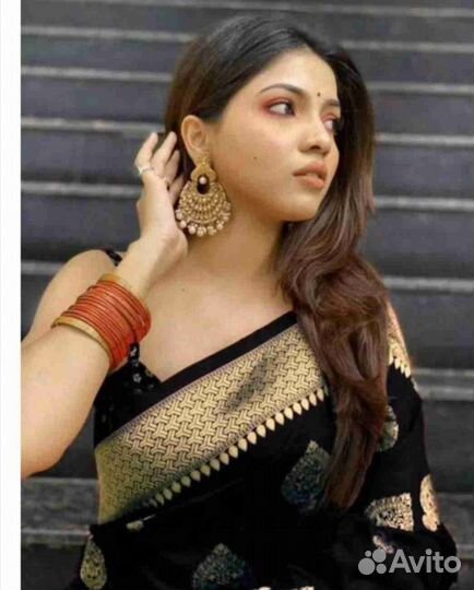 Вышитое индийское сари