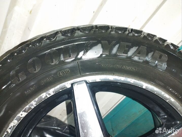 Goodyear Ultra Grip Ice Arctic 2 SUV 185/65 R15