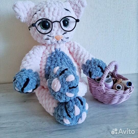 Вязаная игрушка Кошка