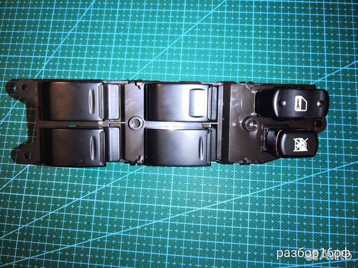 Кнопки стеклоподъемников Land Cruiser 100 RAV4