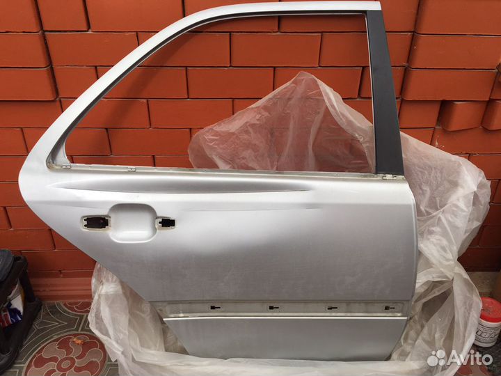 Дверь mercedes 202