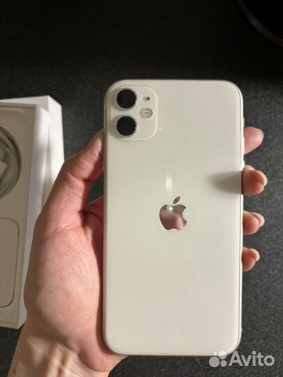 iPhone 11, 64 ГБ