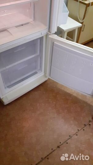 Продаётся холодильник Indesit SB 15040