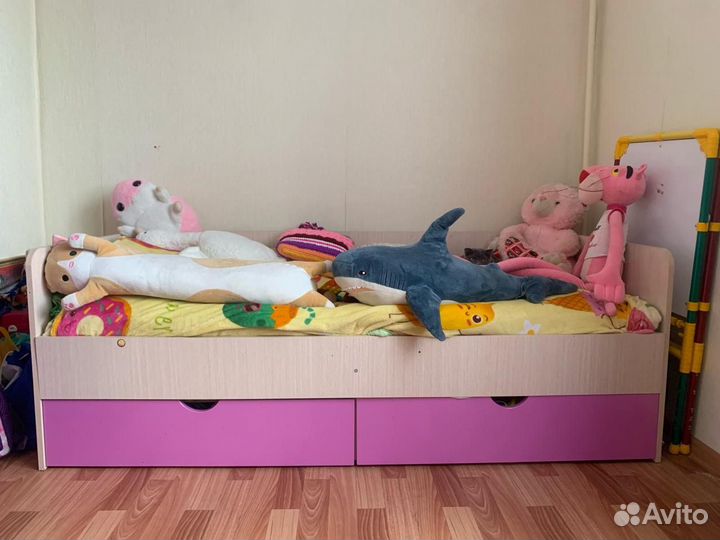 Кровать