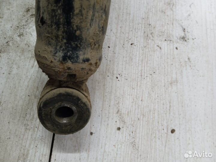 Амортизатор задний Ford Focus седан iqdb CT76310