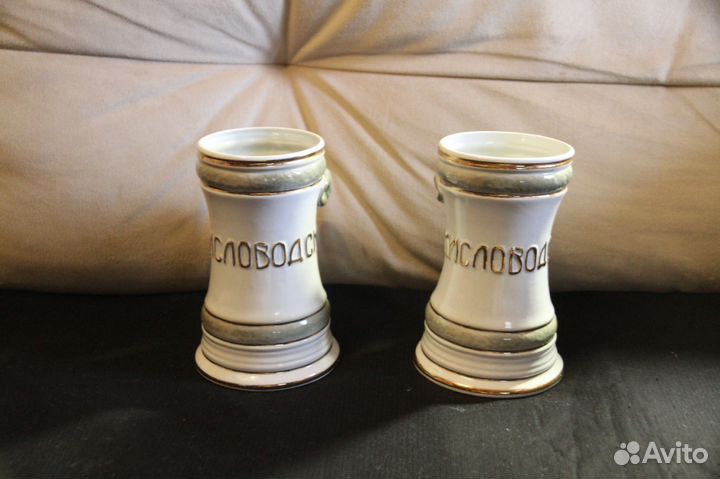 2 кружки пивные.