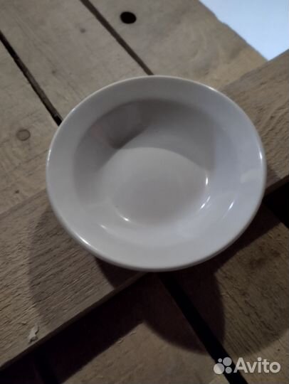 Посуда простая для горячего и салатов. Стаканы