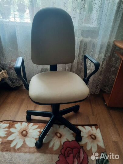 Компьютерное кресло