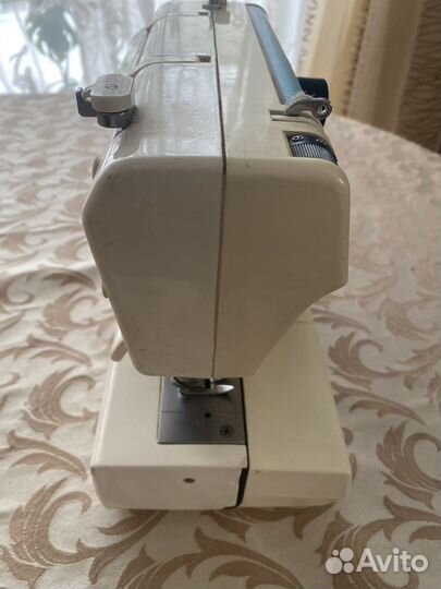 Швейная машина Jguar