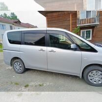 Nissan Serena 2.0 CVT, 2012, 250 000 км, с пробегом, цена 1 250 000 руб.