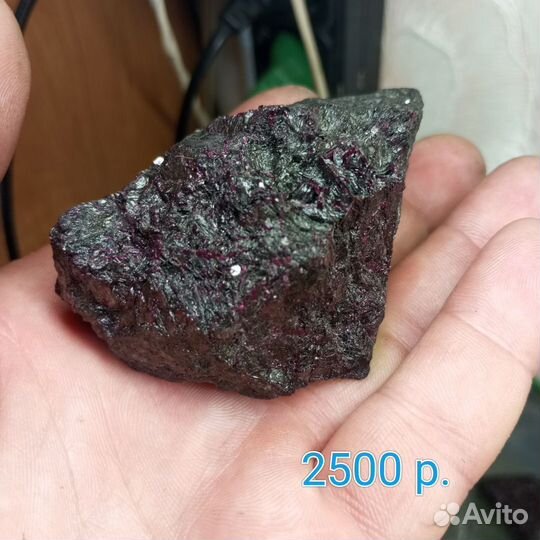 Минерал Рубин в Спекулярите