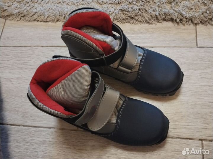 Лыжные ботинки