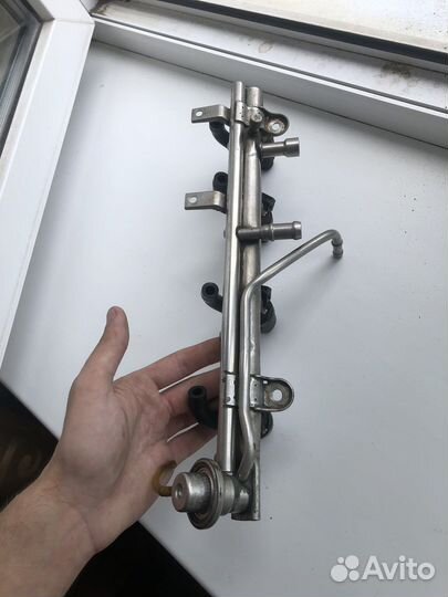 Топливная рампа с форсунками