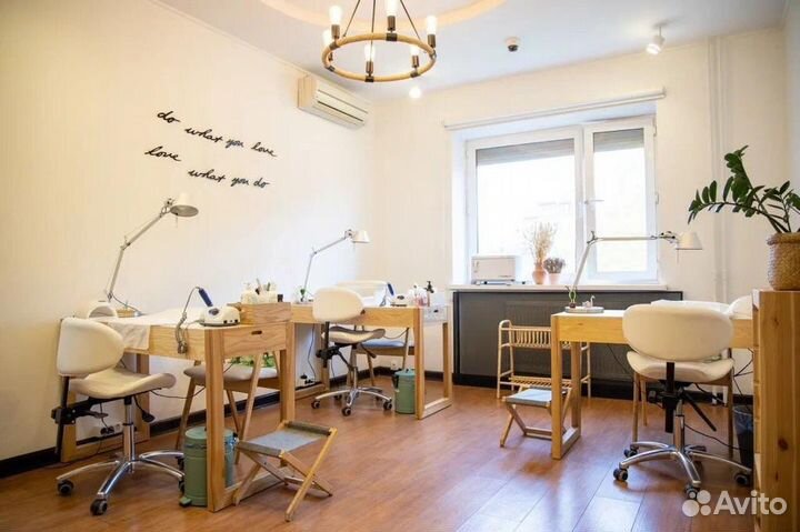 Мастер маникюра и педикюра