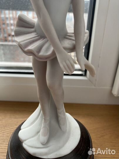 Фарфоровая статуэтка балерина музыкальная Япония