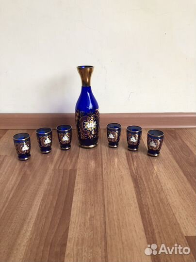 Графин с рюмками