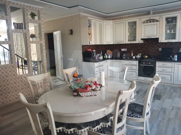 Дом 175,8 м² на участке 3 сот.