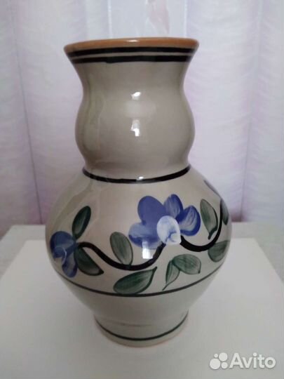 Глиняная ваза