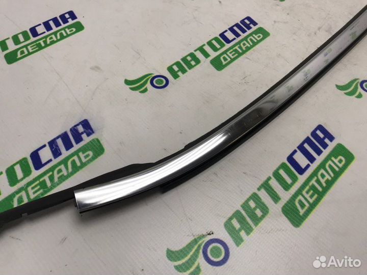 Молдинг двери хром задний правый Mazda 3Bp хетчбек