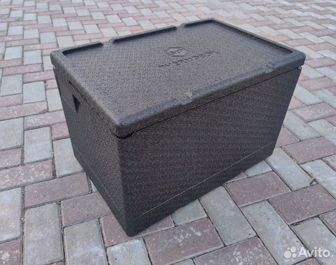 Ударопрочный термоконтейнер 109 литров