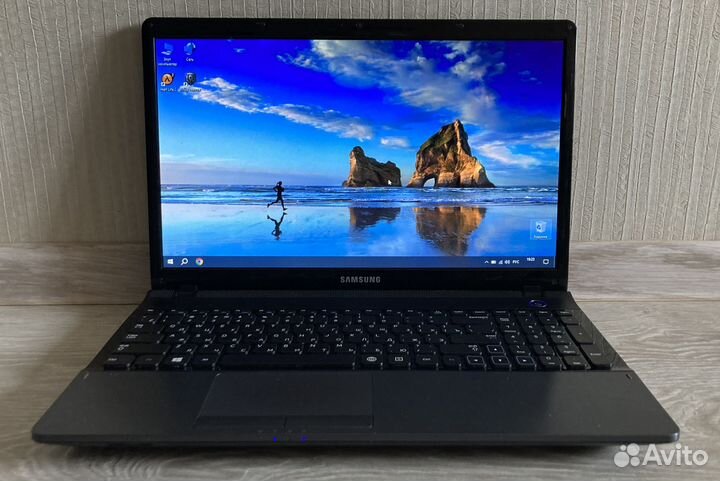 Ноутбук Samsung 15.6