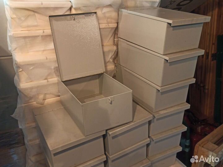 Металлическая коробка