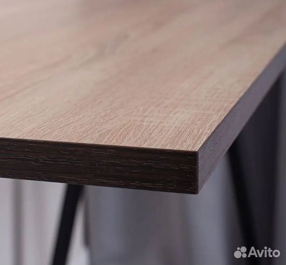 Письменный стол