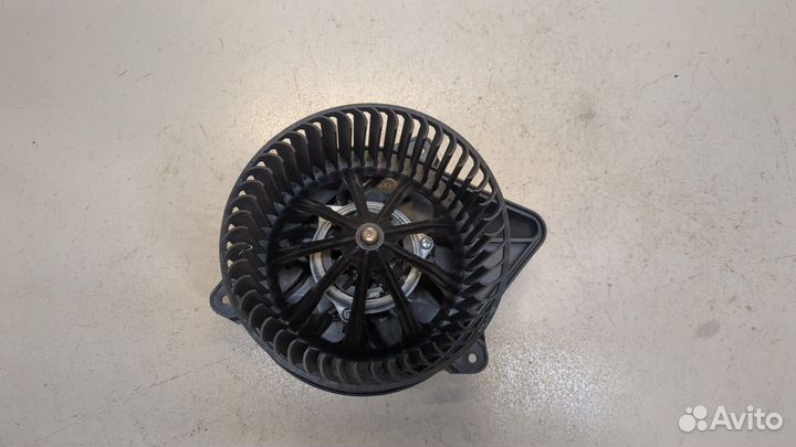 Двигатель отопителя Nissan Primastar, 2010