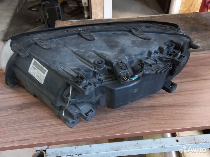 Фара передняя правая Volvo S80,XC70 2 поколение