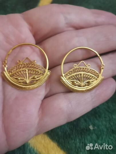 Золотые серьги 585 с биркой новые, со звездой