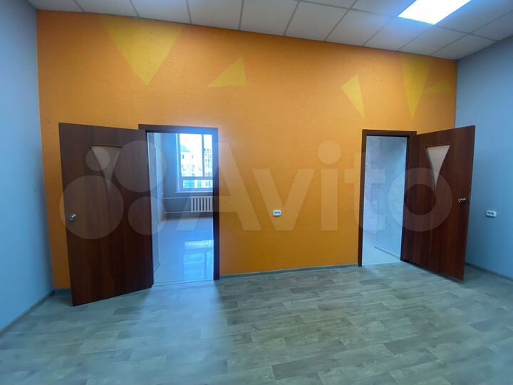 Офисный блок на пр.К.Маркса, 3 эт., 45 м2, метро