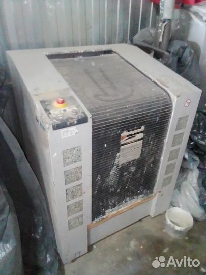 Гироскопический миксер для смешения краски