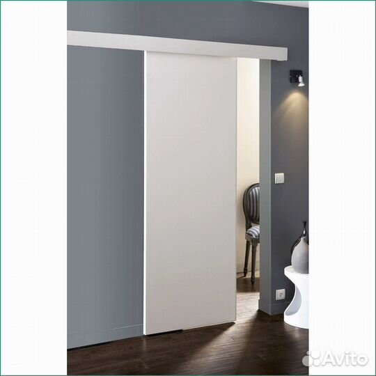 Двepь откатная глухая