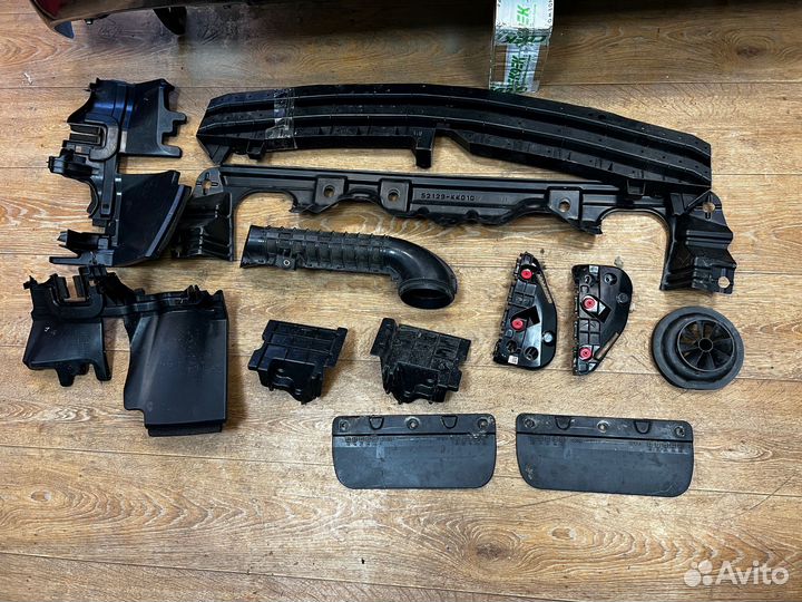 Подкапотный пластик Toyota Hilux 8 revo 2019