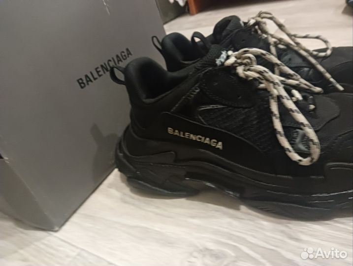 Balenciaga triple s