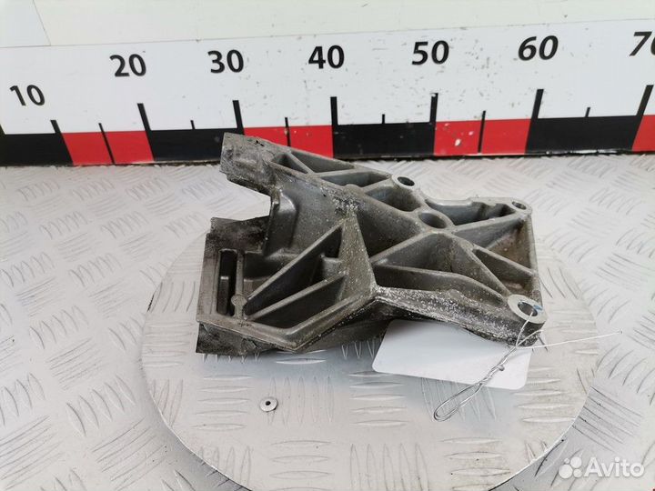 Кронштейн двигателя Volkswagen Polo 3 2001