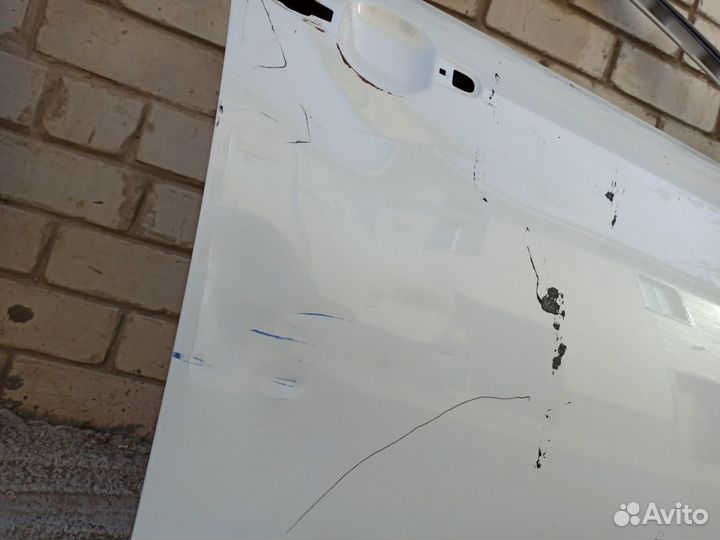 Дверь передняя правая Suzuki Swift 4