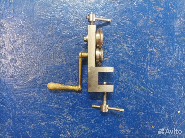 Машинка для выравнивания жестяных крышек СССР