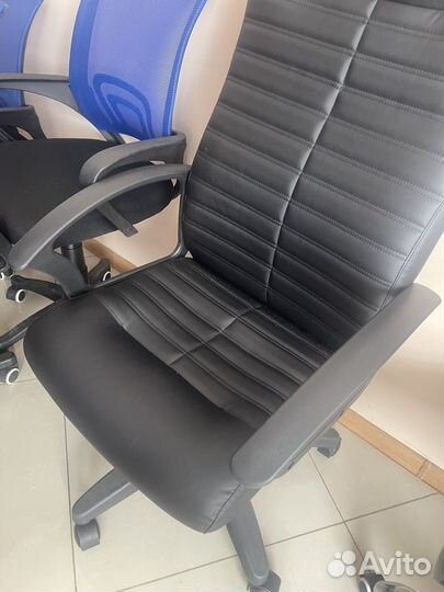 Компьютерное кресло руководителя