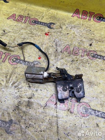 Замок багажника Ford Scorpio лифтбек BRE 1989