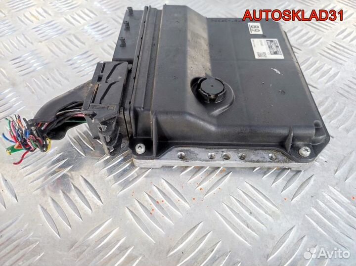 Блок эбу Toyota Corolla E15 1,6 1ZR-FE 8966112B90