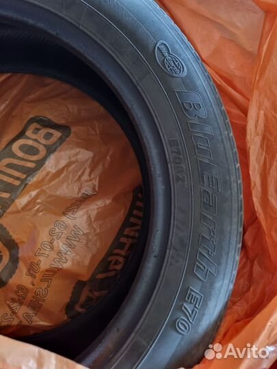 Yokohama BluEarth E70 215/55 R17 94