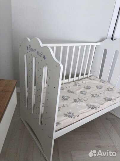 Детская кроватка с матрасом