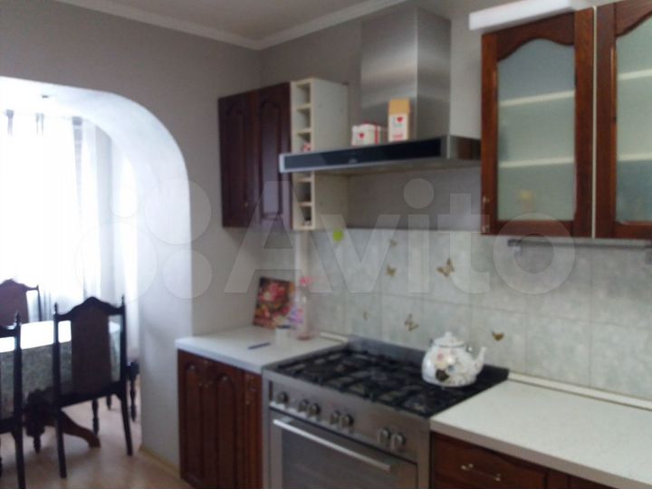 2-к. квартира, 70 м², 4/10 эт.