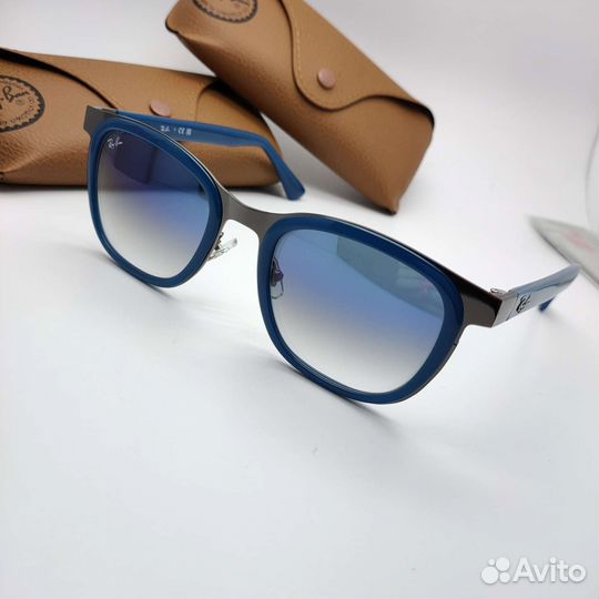 Солнцезащитные очки Ray-Ban Clyde RB3709