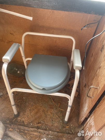 Стул дляч инвалидов