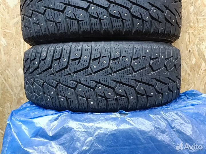 Yokohama Ice Guard Stud IG55 215/50 R17
