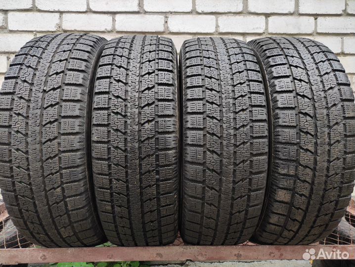 Toyo Observe GSi-5 225/65 R17