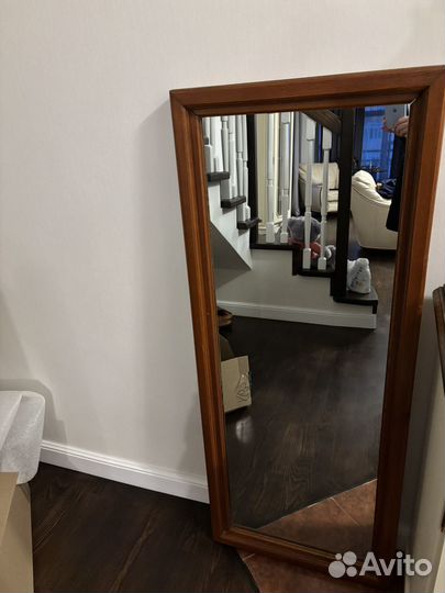 Зеркало в деревянной раме (бук)