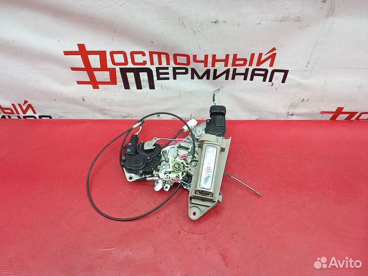 Ручка двери внутренняя toyota isis 1azfse